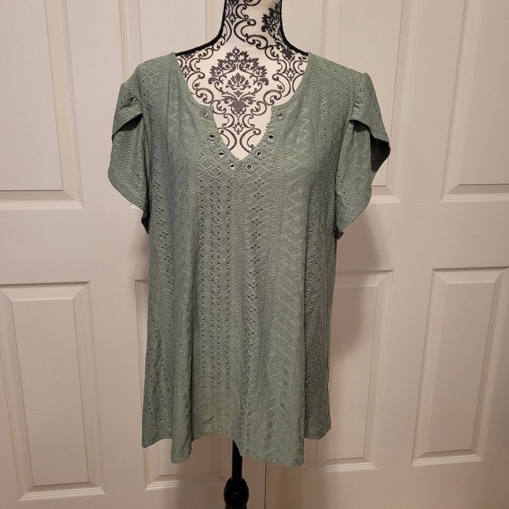 NWT Saukole woman's‎ sage top